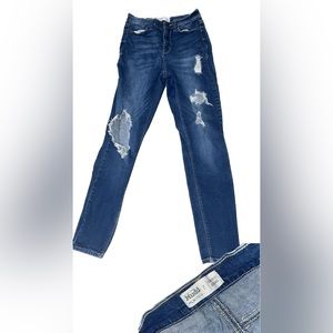 Mudd juniors high rise jeggings. No stains. Used but in good condition